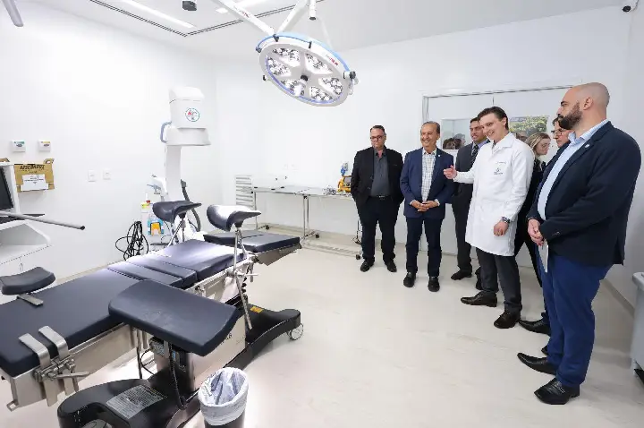 Com investimento do Estado, iniciam as atividades do primeiro hospital do Oeste exclusivo para cirurgias eletivas