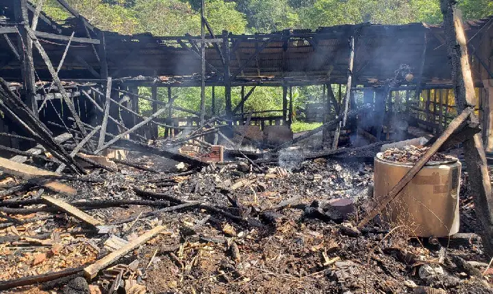 Incêndio atinge galpão em propriedade rural de Tunápolis