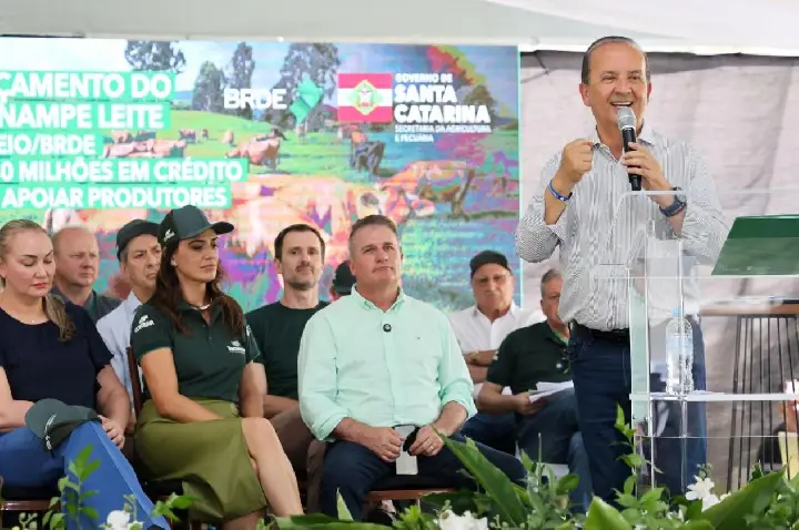 Jorginho Mello anuncia R$ 240 milhões em crédito para produtores de leite