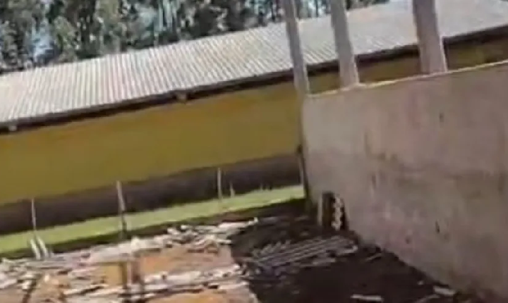 Jovem de 20 anos fica ferido ao cair de telhado em Tunápolis