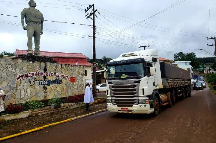 Tunápolis promove homenagem ao dia do Colono e Motorista