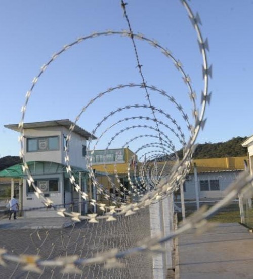 Após saída temporária, 87 presos não retornam para unidades prisionais em SC