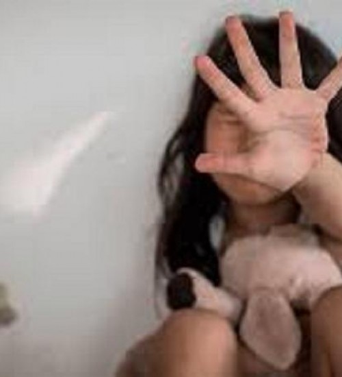 Homem estupra a filha de seis anos em Saudades e diz para polícia que o fez “sem pensar”.