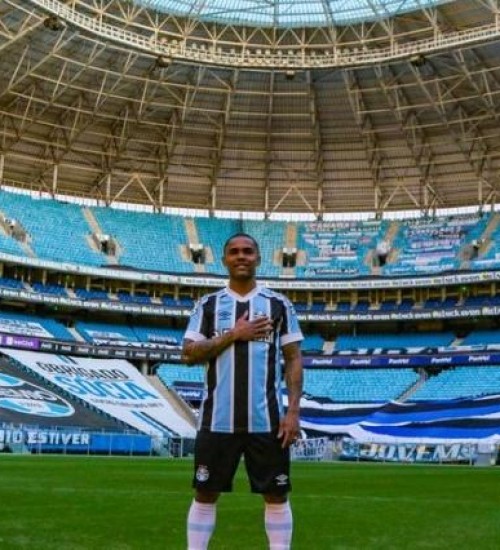 Douglas Costa marca festa de casamento no Rio de Janeiro durante a pré-temporada; Grêmio diz 