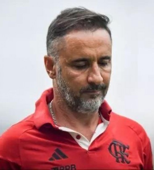 Vítor Pereira é demitido após perder 5 títulos em 3 meses no Flamengo.
