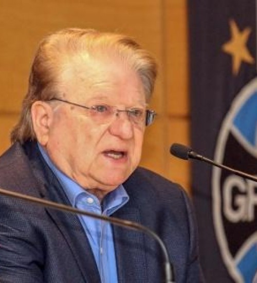 Ex-dirigente do Grêmio, Adalberto Preis morre aos 79 anos.