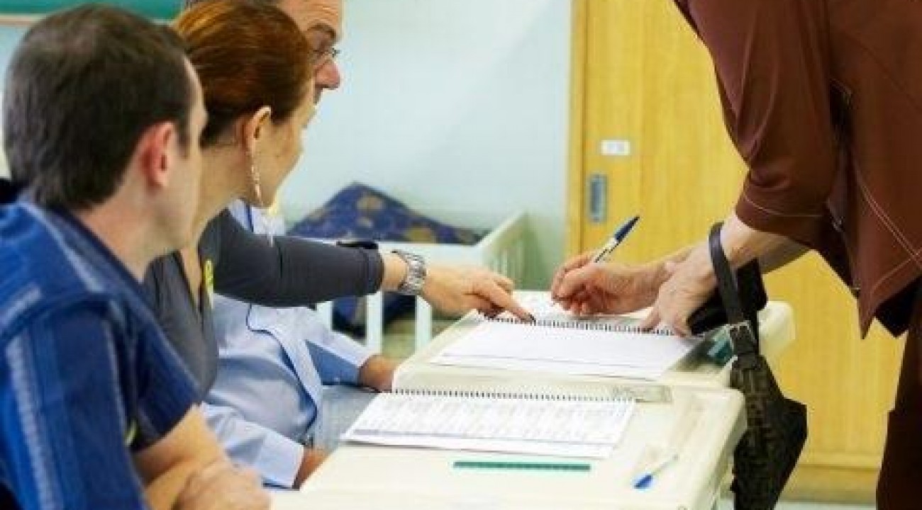 Justiça Eleitoral convoca mesários que vão trabalhar nas eleições.