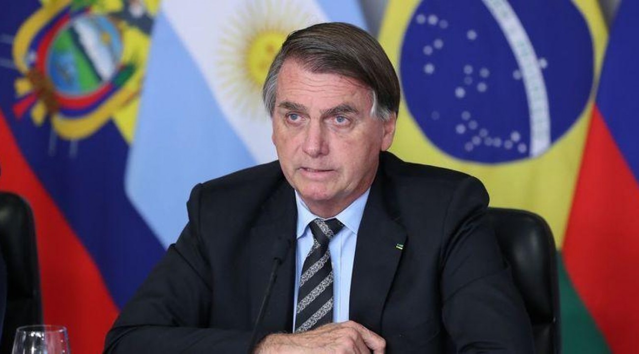 Bolsonaro sanciona lei sobre uso de auxílio-alimentação.