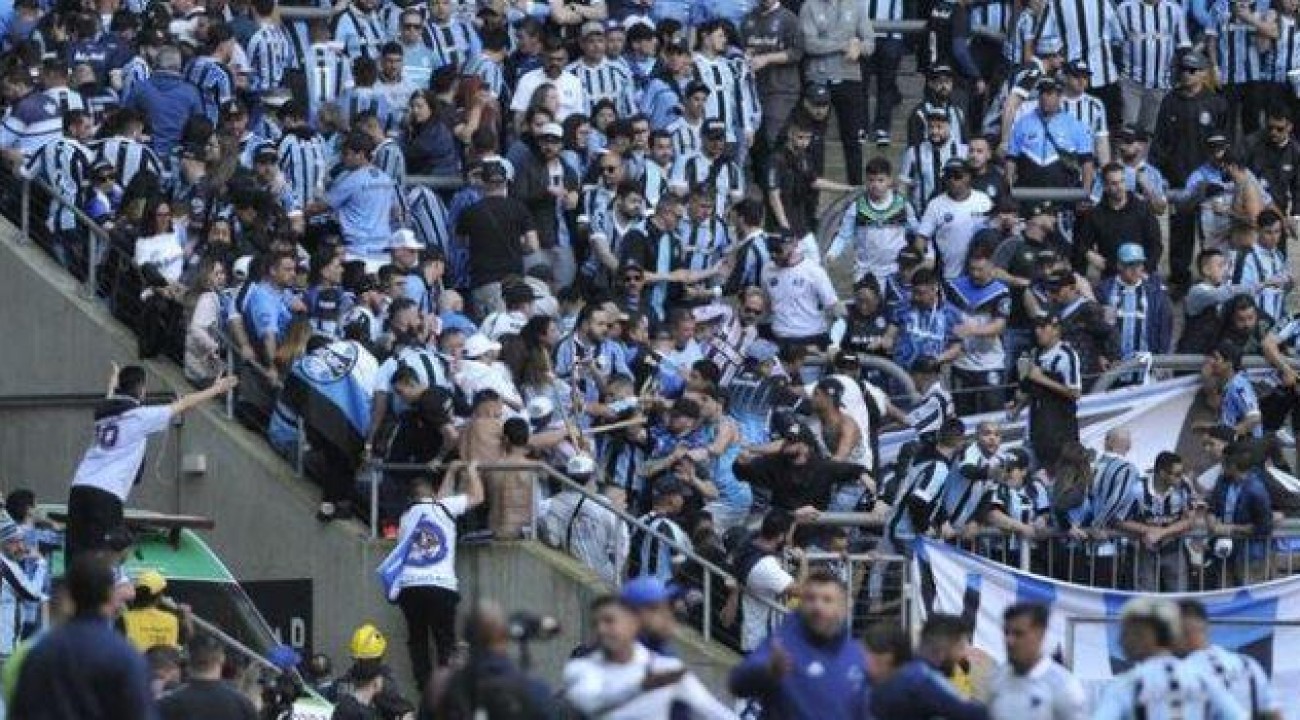 Grêmio é punido pelo STJD com perda de três mandos de campo.