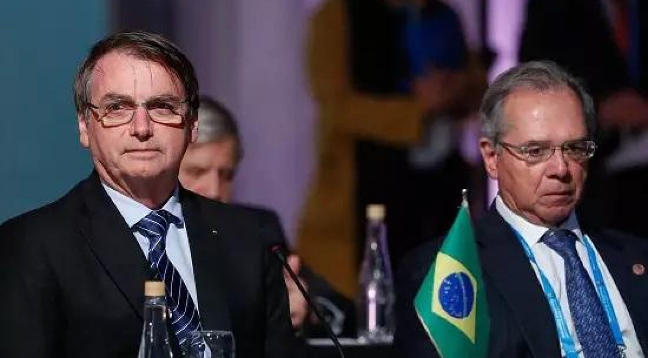 Bolsonaro diz que Paulo Guedes fica no governo em eventual segundo mandato.
