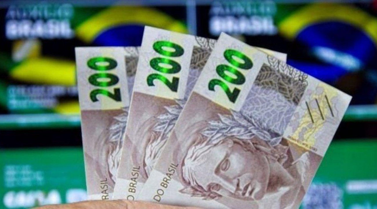 Consignado do Auxílio Brasil chega a R$ 111,8 milhões no primeiro dia.