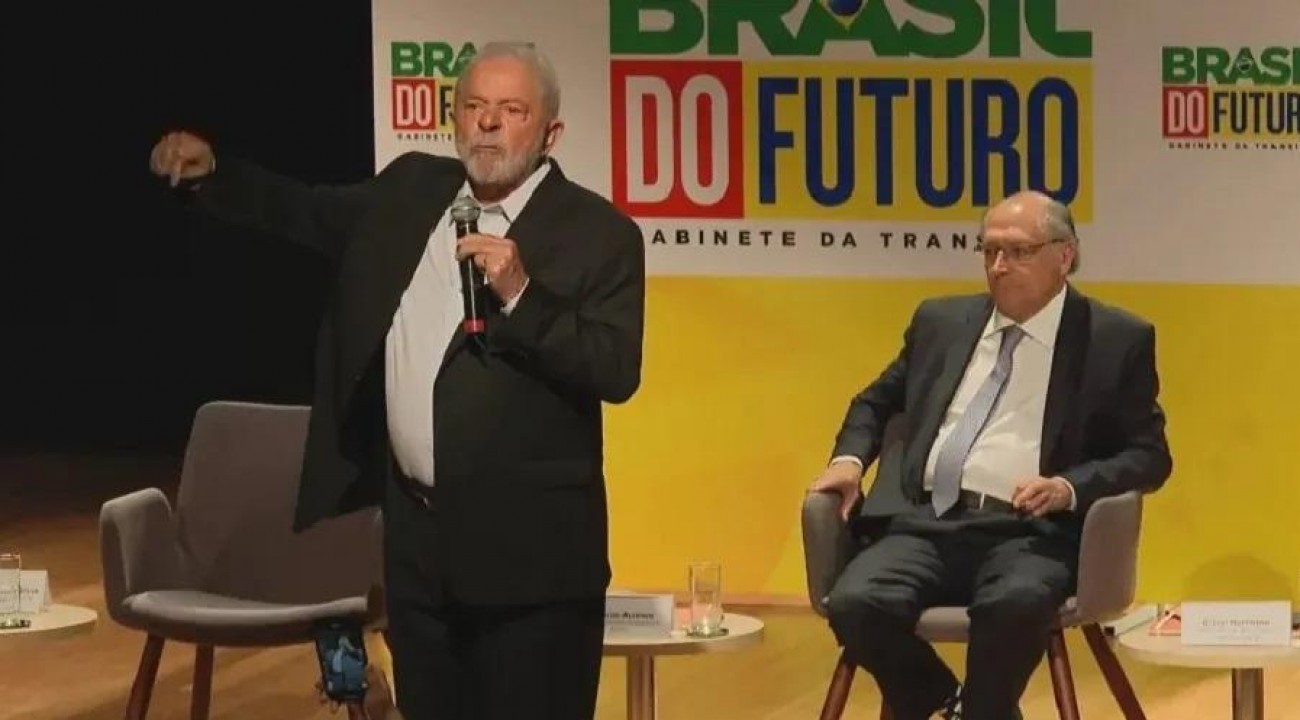 Falas de Lula sobre lei trabalhista e teto de gastos trazem insegurança ao mercado.