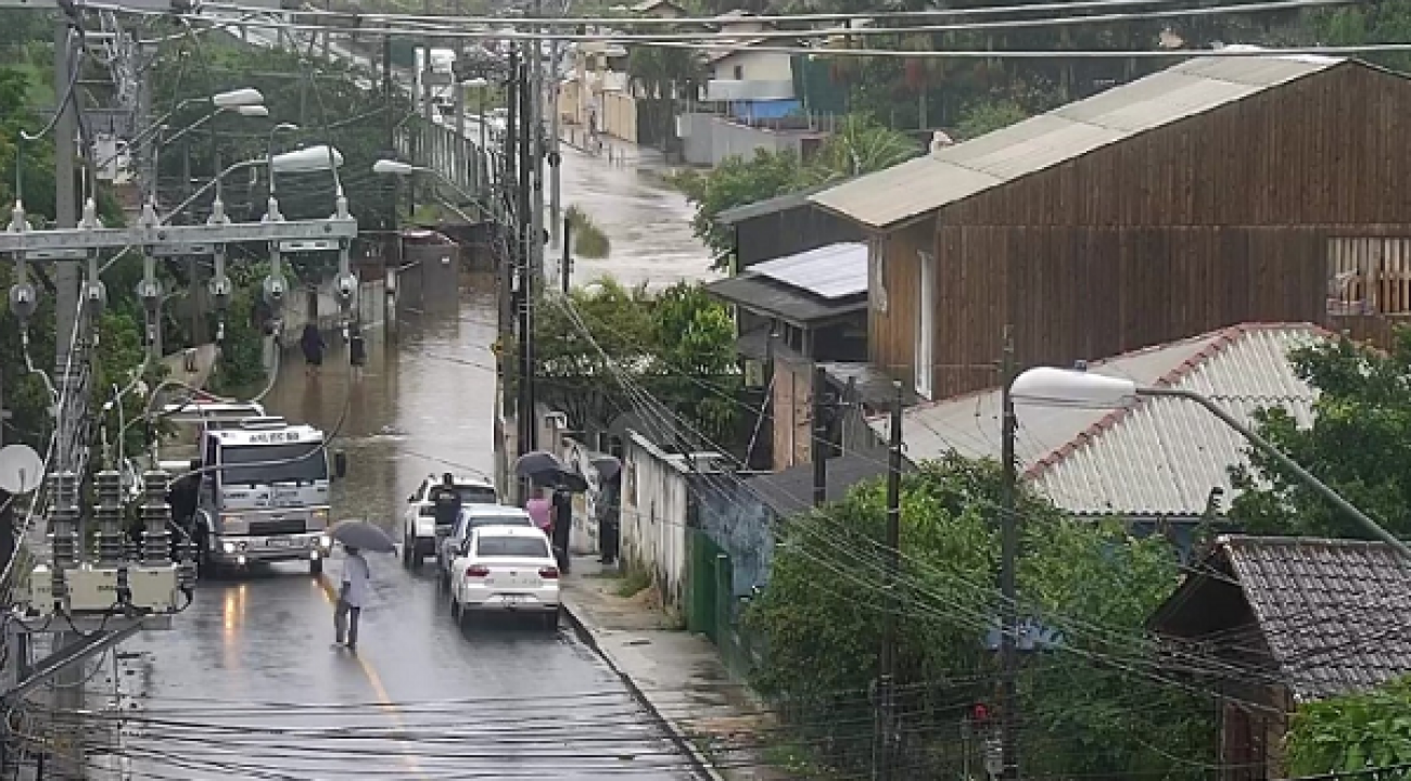 Santa Catarina tem 17 cidades em situação emergência por causa das chuvas.