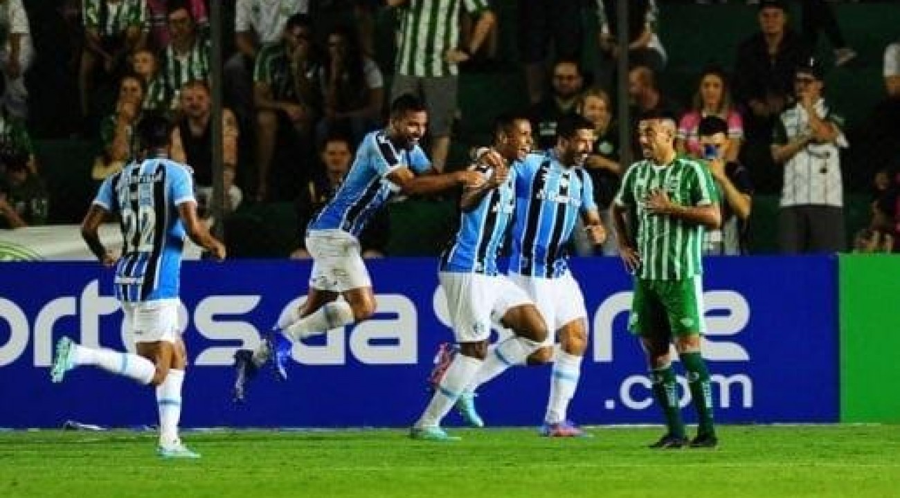 Grêmio vence o Juventude e amplia vantagem na liderança do Gauchão.
