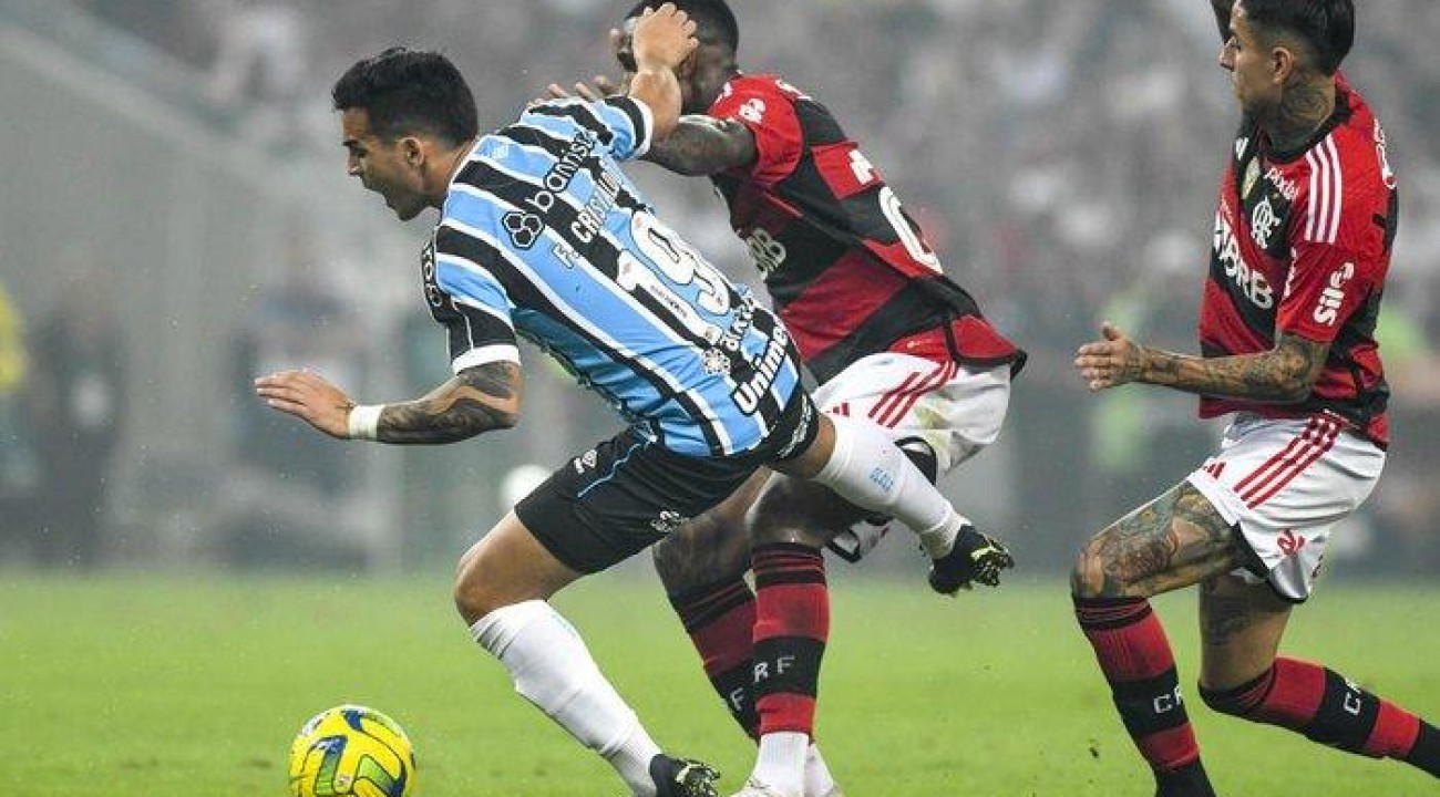 Grêmio perde para o Flamengo e está fora da Copa do Brasil.