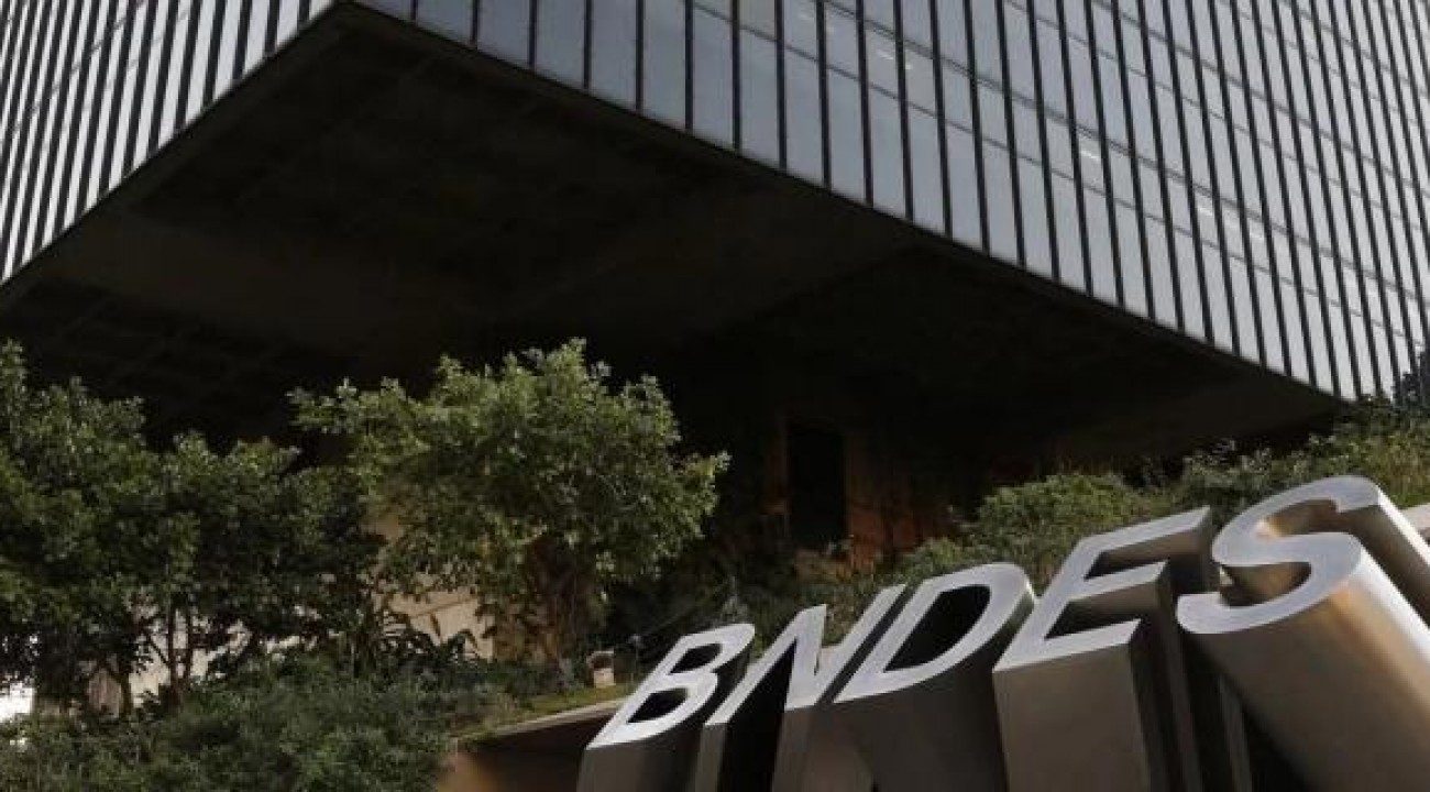 Lucro do BNDES cai 45% no 1º semestre e recua para R$ 3,7 bilhões.