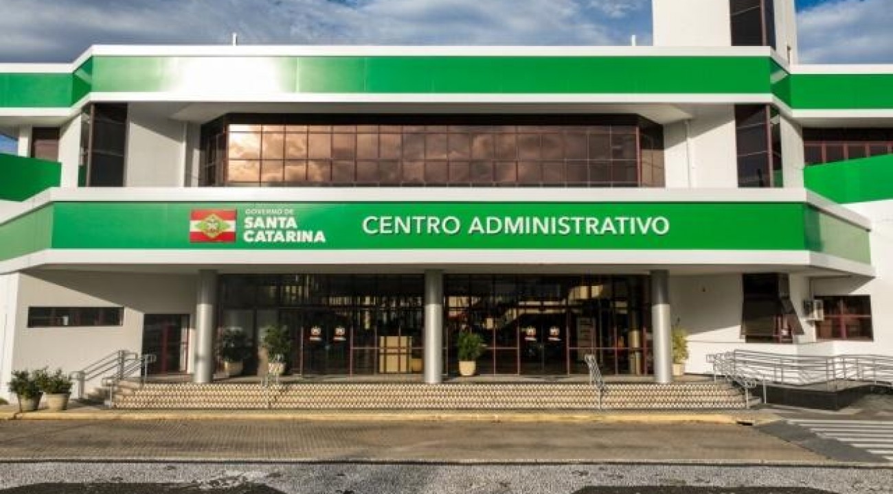 Governo de Santa Catarina realiza reajuste no auxílio-alimentação dos servidores e injeta 48 milhões na economia.