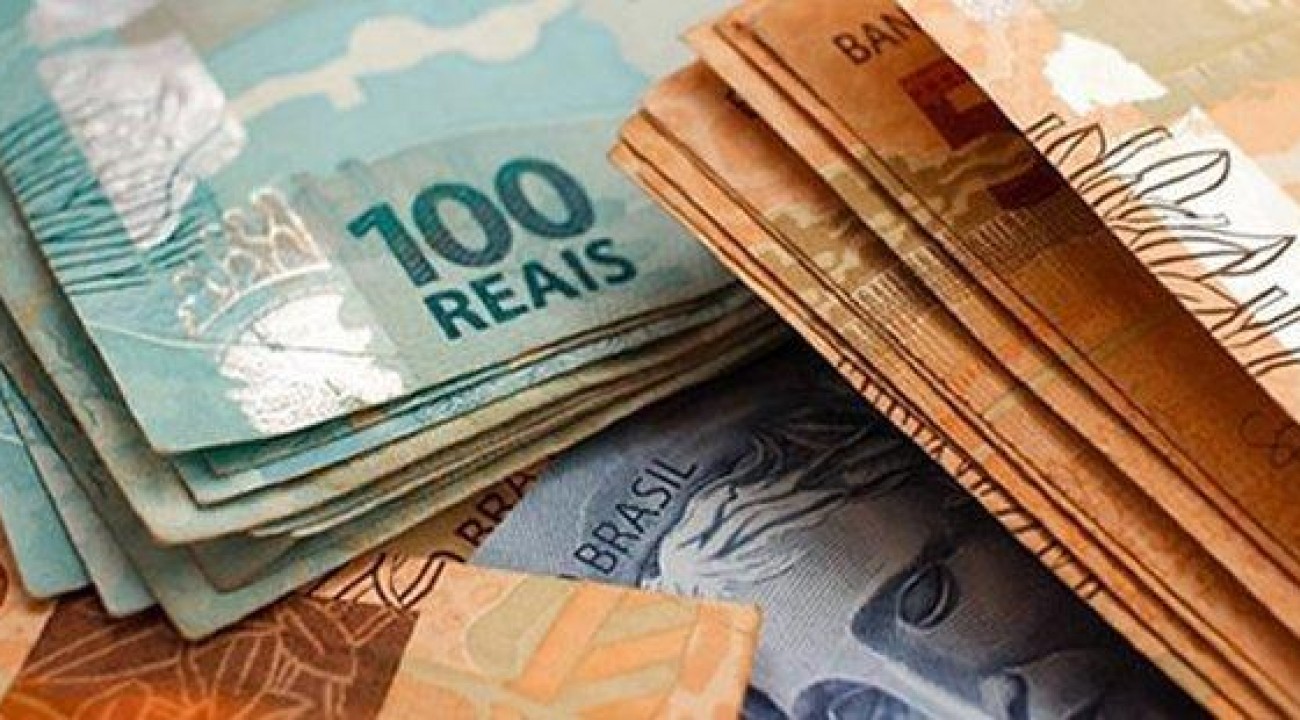 Governo reduz previsão do salário mínimo de 2020 para R$ 1.031.