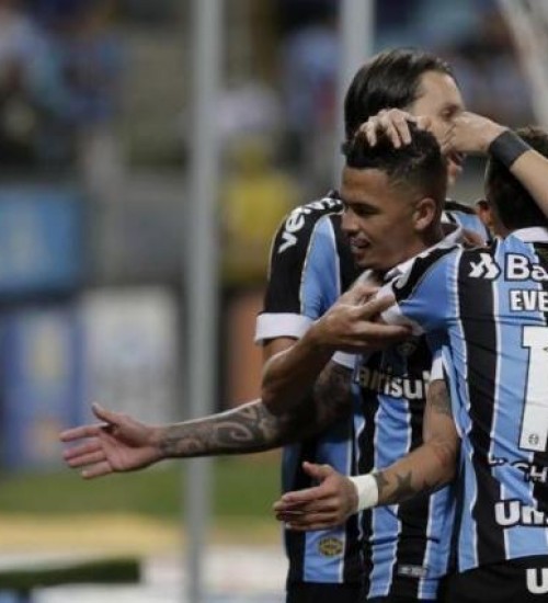 Grêmio goleia São Paulo na Arena e confirma vaga na fase de grupos da Libertadores.
