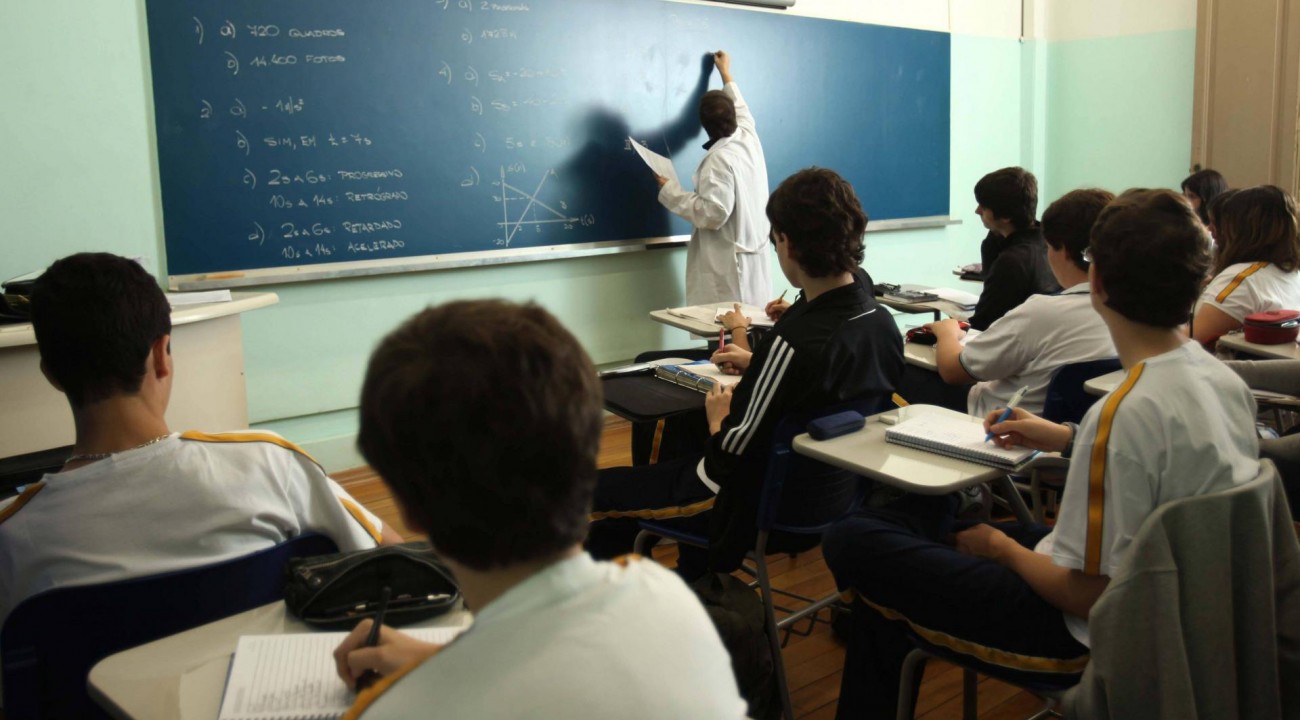 Governo federal concede aumento de 12,84% no piso dos professores da Educação Básica