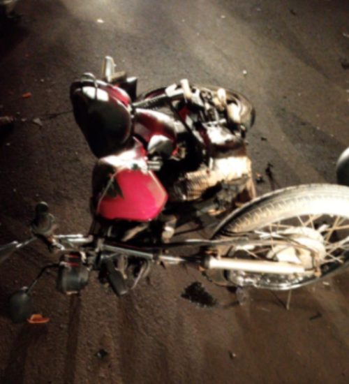 Colisão entre motocicletas deixa duas pessoas gravemente feridas em Riqueza.