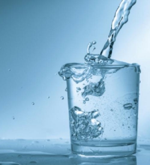 Iporã do Oeste pede que população faça uso racional de água.