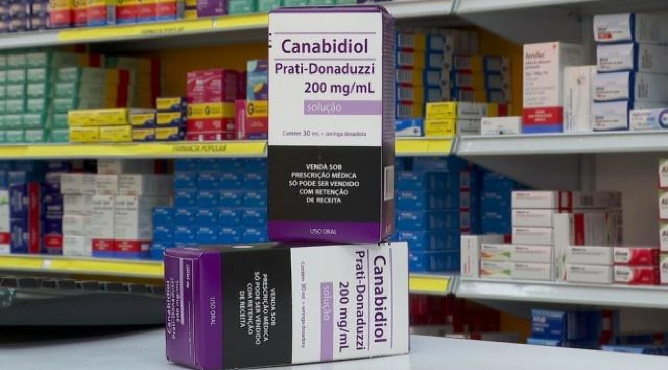 Após 35 anos de estudo, canabidiol chega às farmácias brasileiras.