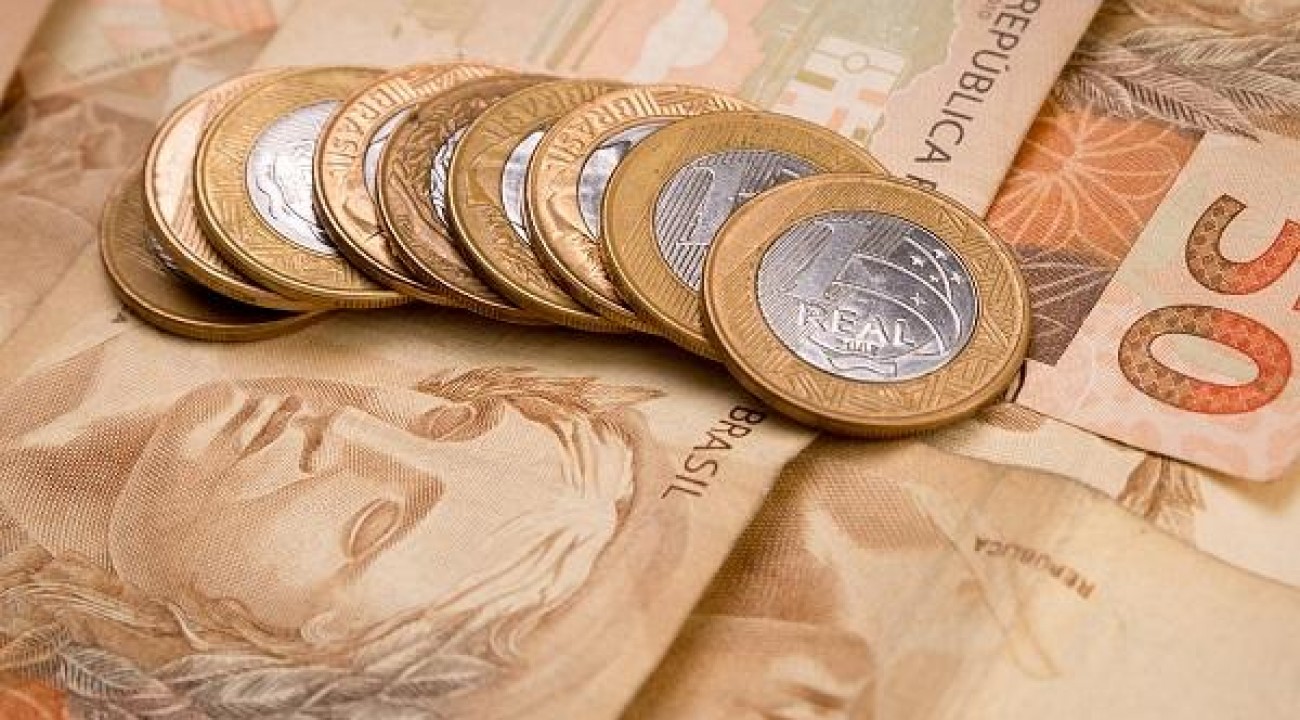 Senado aprova aumento do salário mínimo para R$ 1.045.
