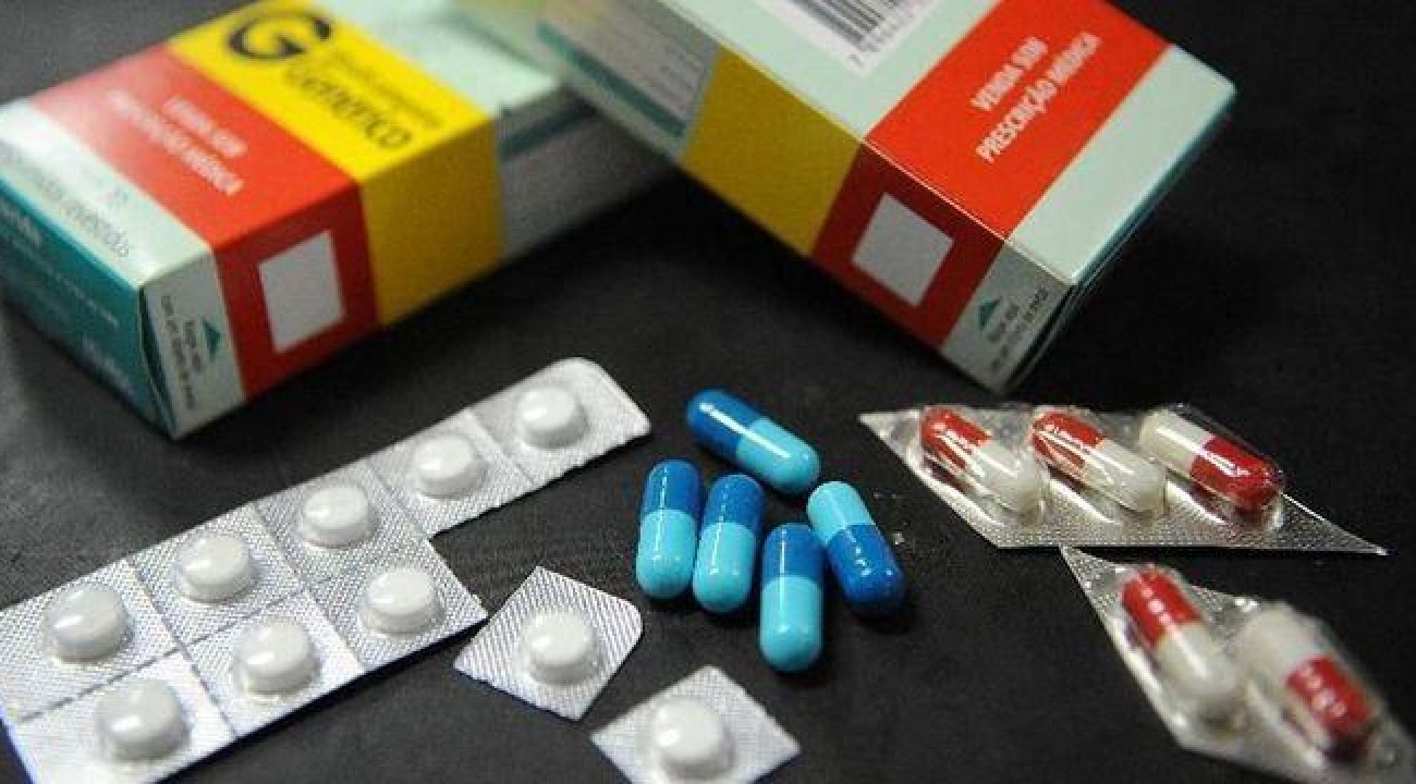 Governo zera tarifas de 34 remédios usados no combate à covid-19.