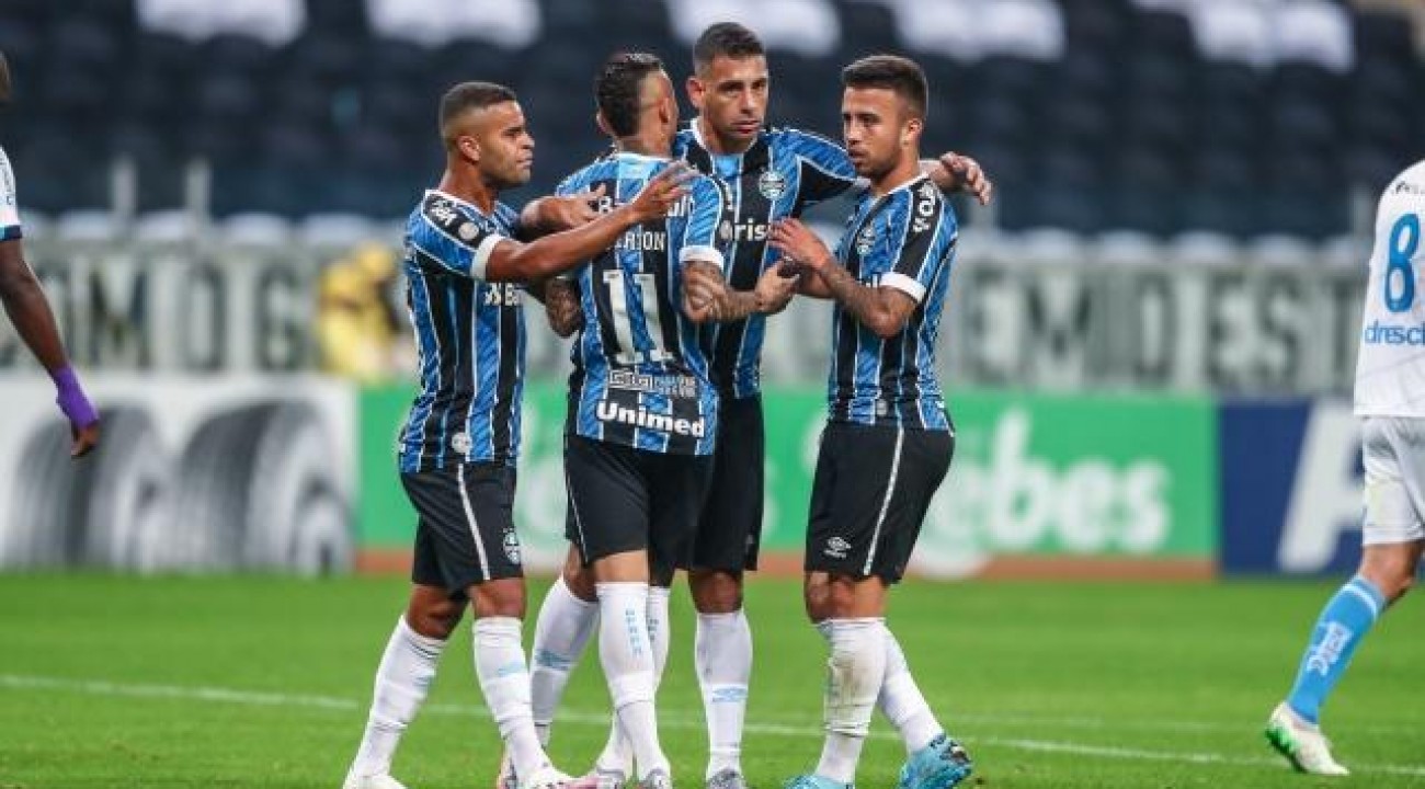 Grêmio sofre, mas acha gol no fim, vence o Novo Hamburgo por 4 a 3 e decide returno em Gre-Nal.