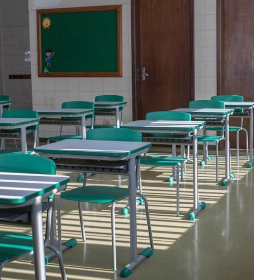 Nove estados e DF podem aprovar volta às aulas presenciais em escolas particulares.
