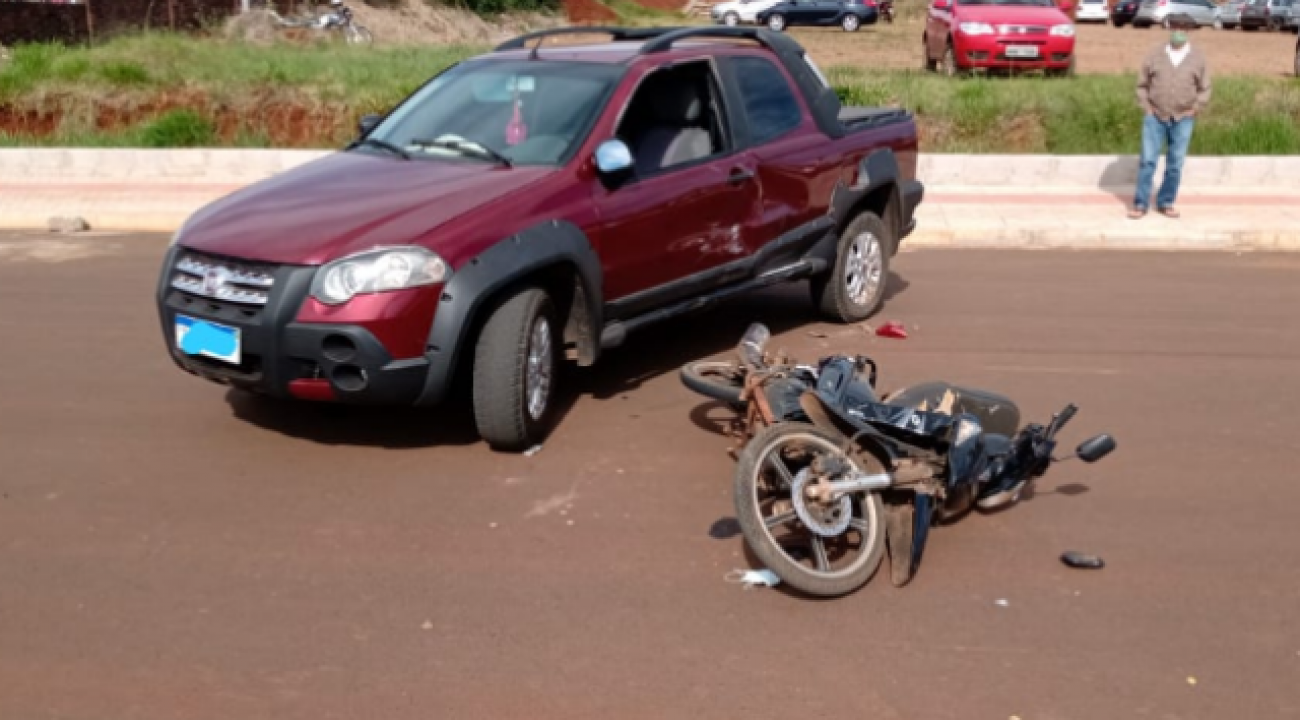 Colisão entre carro e moto deixa um ferido em Iporã do Oeste