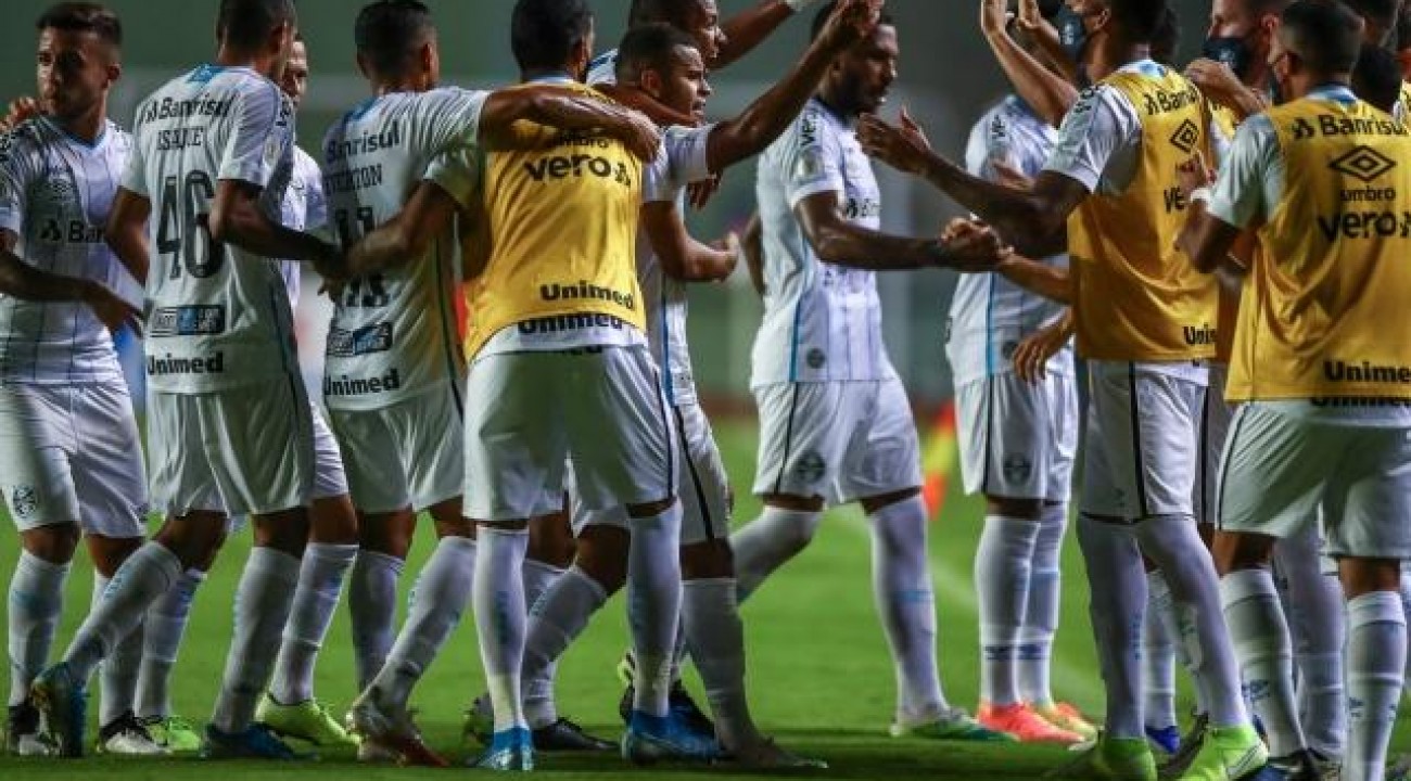 Grêmio vence o Bahia em Salvador e se recupera no Brasileirão.