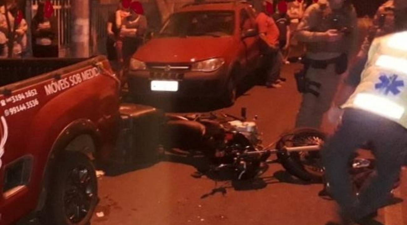 Motociclista gravemente ferida em colisão lateral em Itapiranga