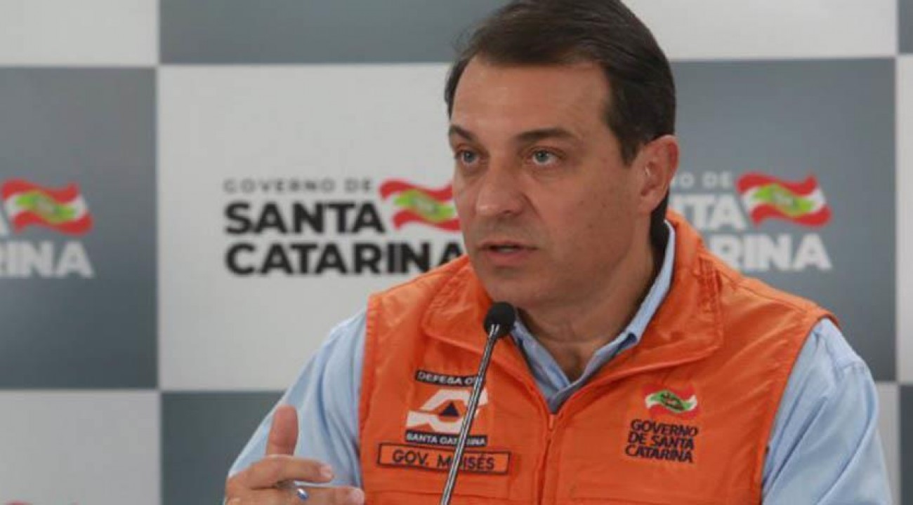 Polícia Federal irá investigar governador Carlos Moisés no caso dos respiradores, determina STJ