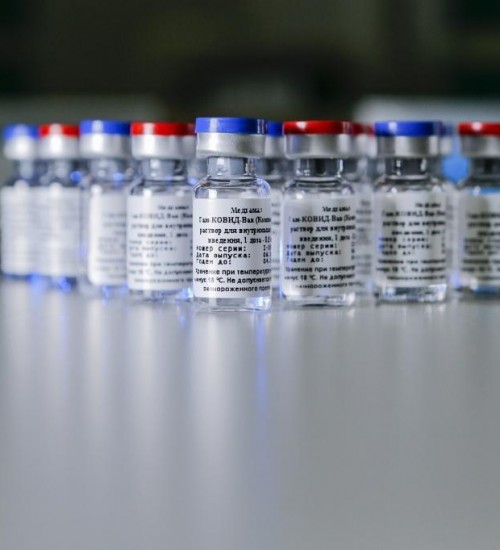 Resultados das fases 1 e 2 da vacina russa mostram que 100% dos voluntários desenvolveram anticorpos