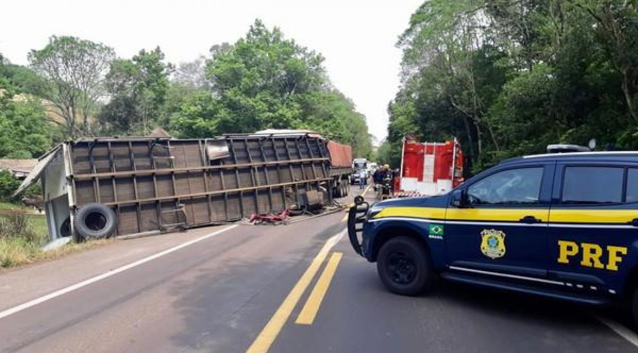 Motorista de caminhão de Tunápolis morre em grave acidente na BR-386 no RS