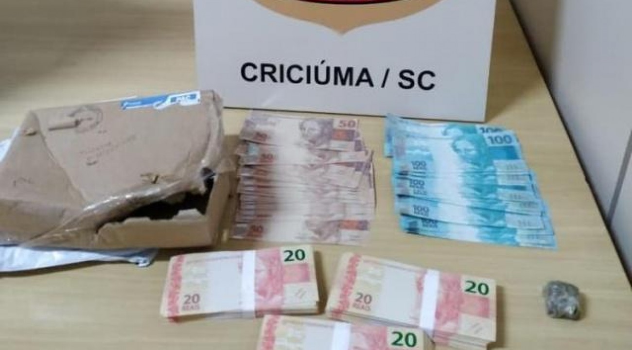Casal é preso ao receber R$ 10 mil em notas falsas pelos Correios em SC