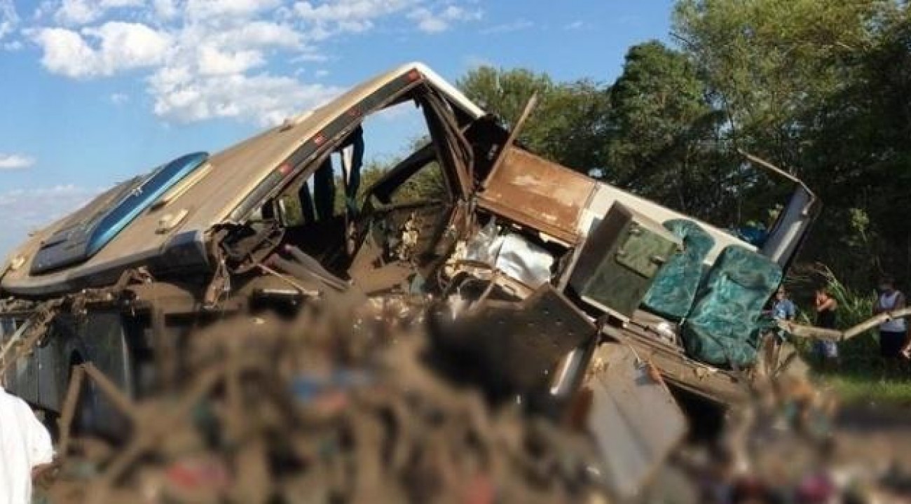 Acidente em rodovia no interior de SP provoca 41 mortes, diz PM