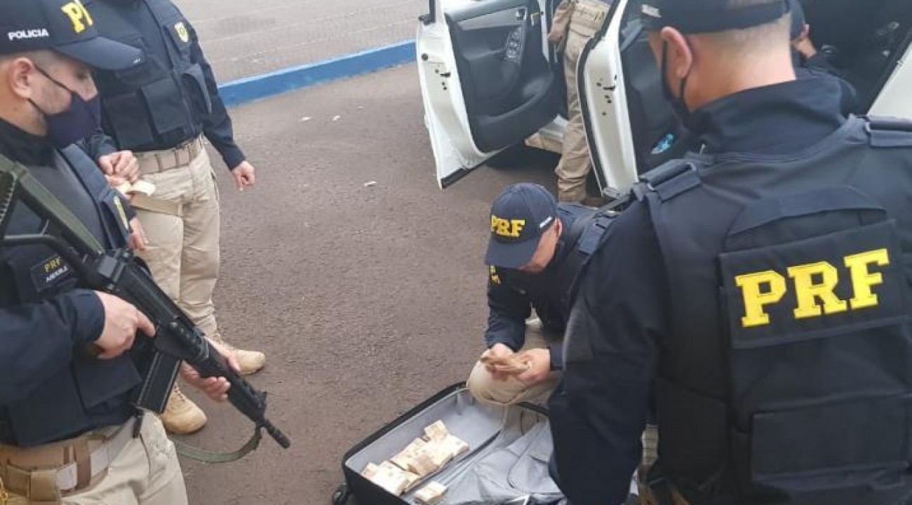Polícia prende 9 suspeitos de participação no roubo a banco em Criciúma.