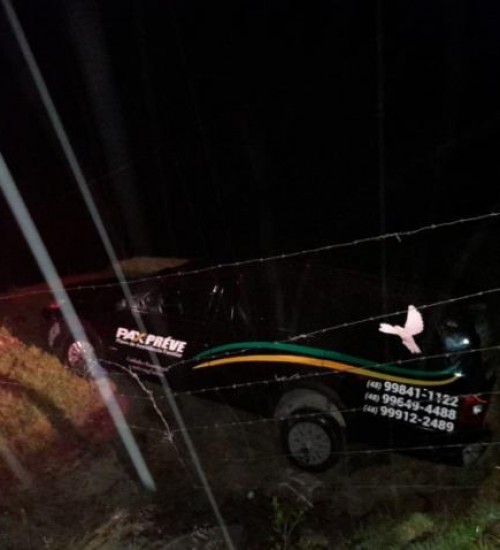 Carro funerário com defunto dentro é furtado em cidade de Santa Catarina e ladrão sofre acidente durante a fuga.