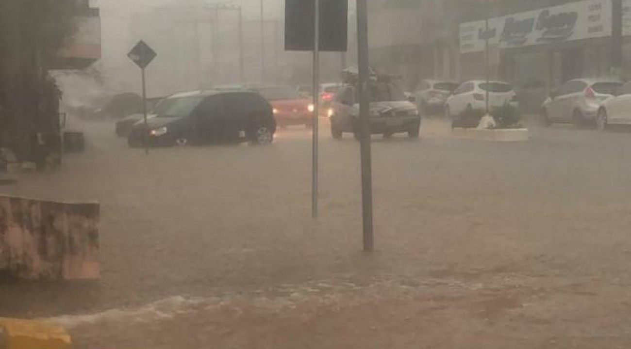 Chuva causa alagamentos em alguns pontos da cidade em Palmitos