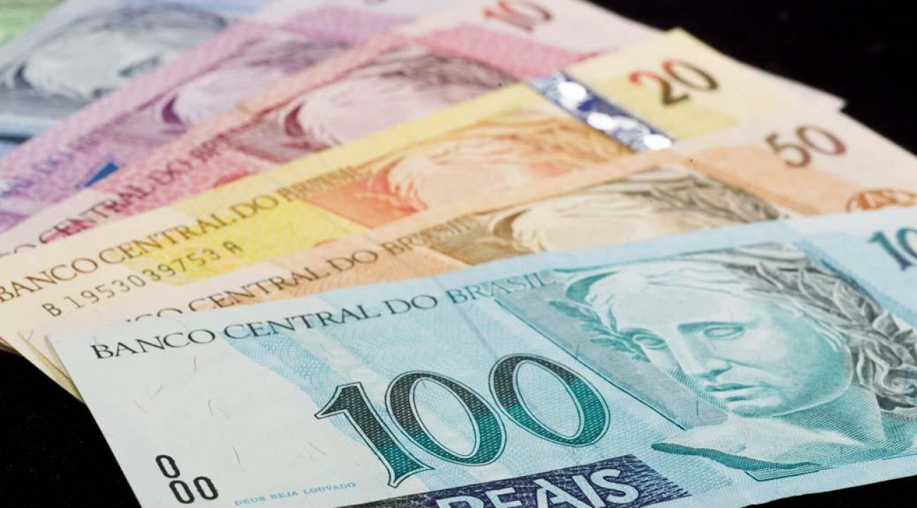 Governo propõe salário mínimo de R$ 1.147 para 2022.