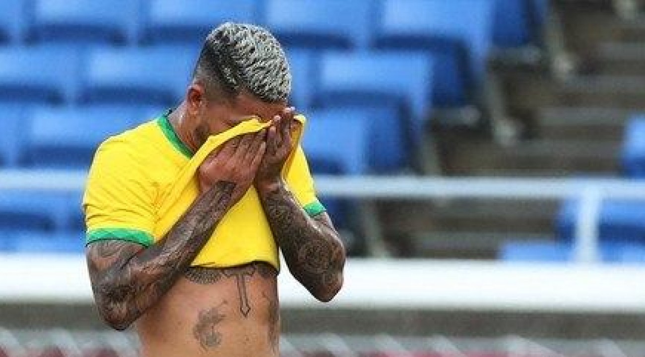 Brasil empata no futebol após ficar com um a menos boa parte do jogo.