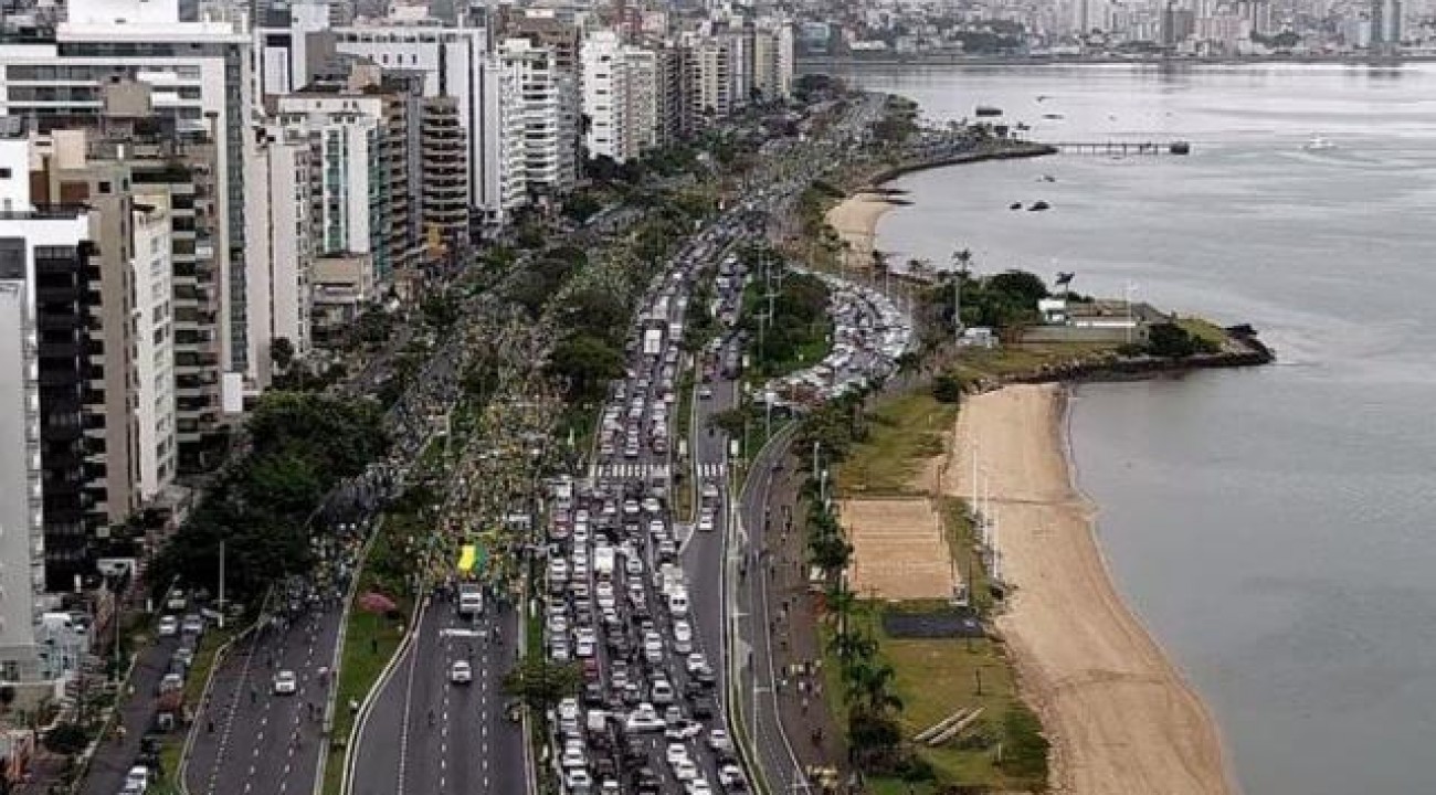 Cidades de SC têm manifestações de 7 de Setembro a favor de Bolsonaro.