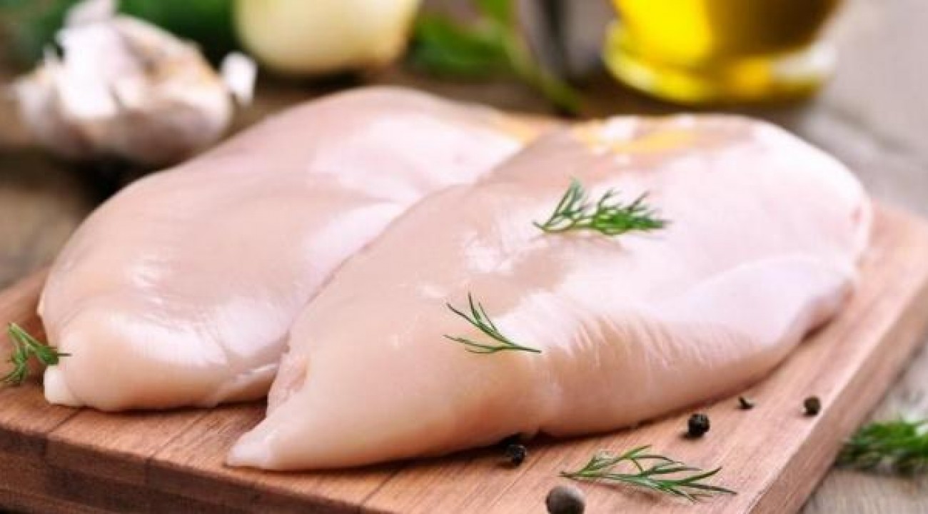 Preço do frango sobe quatro vezes mais que a inflação em 2021.