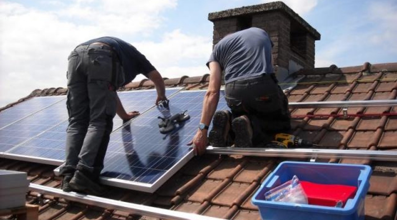 Caixa vai lançar programa de financiamento para compra de placas solares.