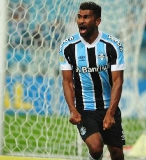 Grêmio goleia o São Paulo na Arena e ganha fôlego na luta contra o rebaixamento.