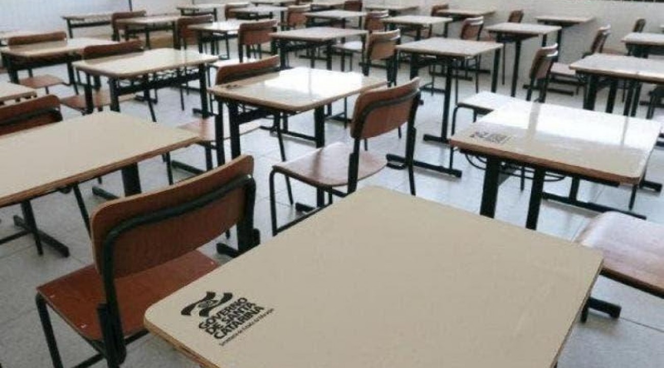 Governo de SC garante volta às aulas 100% presenciais em fevereiro.