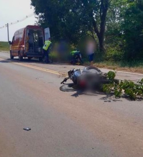 Acidente entre carro e moto deixa um ferido em São Miguel do Oeste.